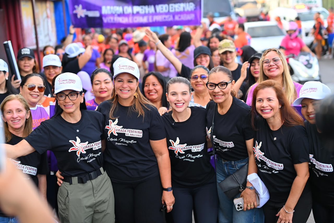 Lei Maria da Penha: caminhada reúne mulheres e forças de segurança em Manaus