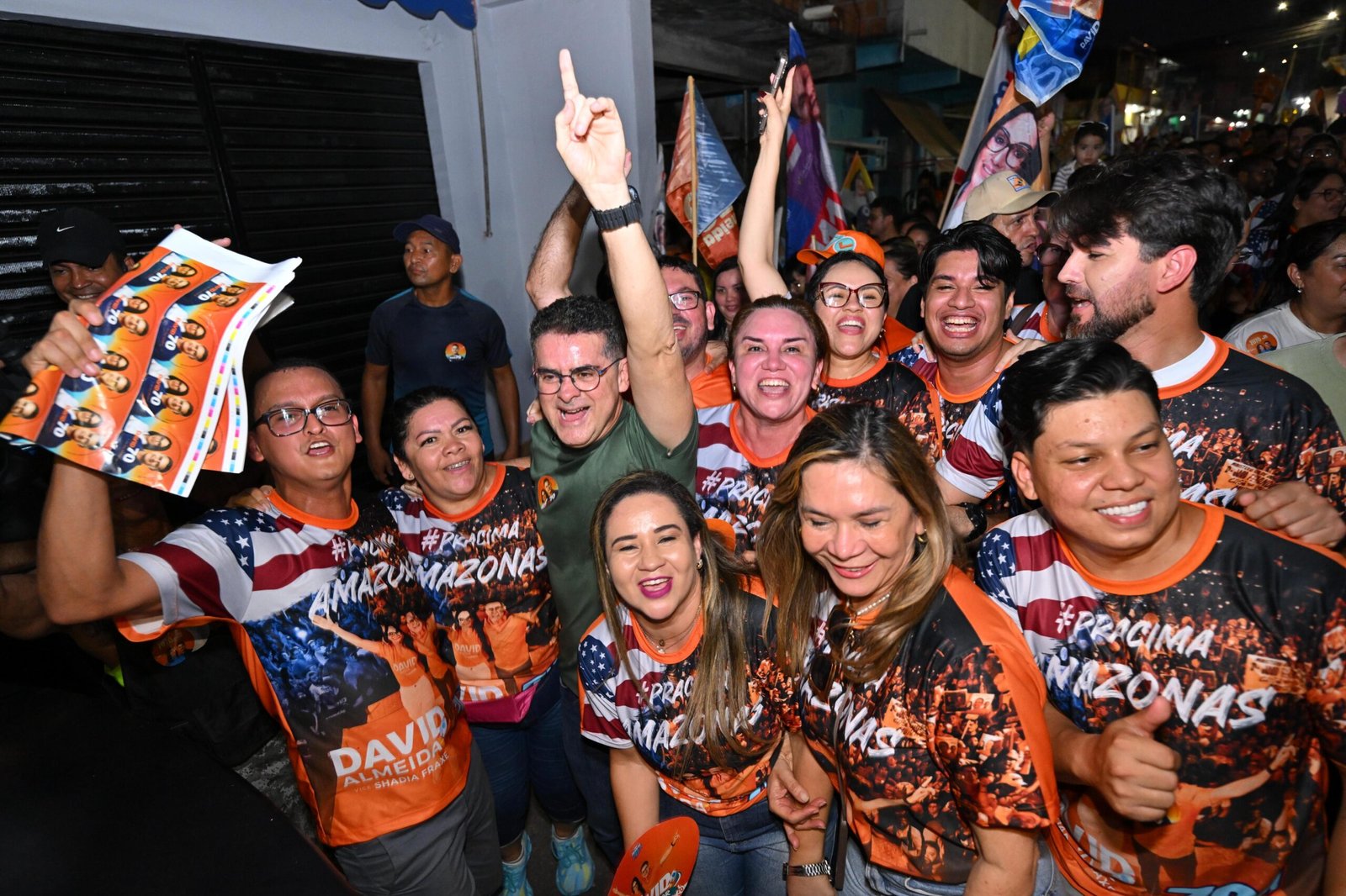 Compensa recebe caminhada política com David Almeida na Zona Oeste de Manaus