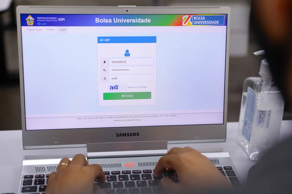 Bolsa Universidade 2027 consolida apoio financeiro à graduação de estudantes manauaras