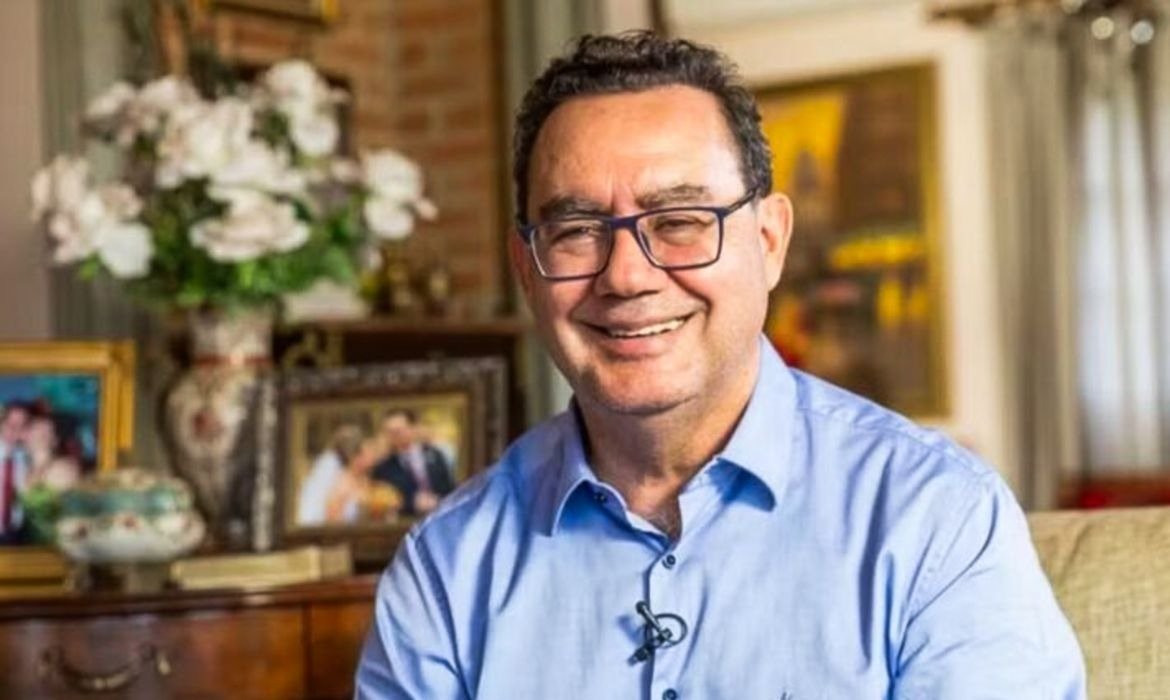 Augusto Cury apresenta programa com mudanças no STF e propostas para Amazônia