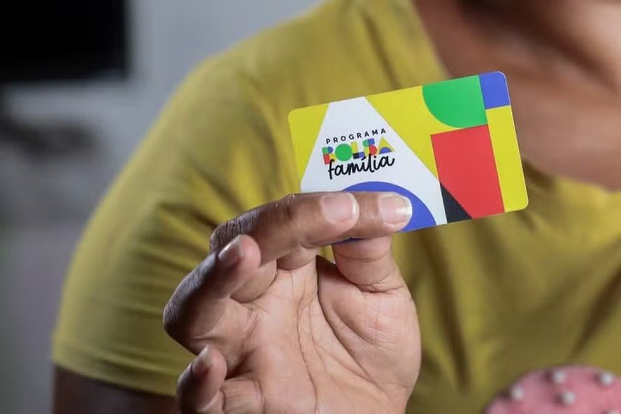 Veja quanto fica o Bolsa Família após reajuste de 15%