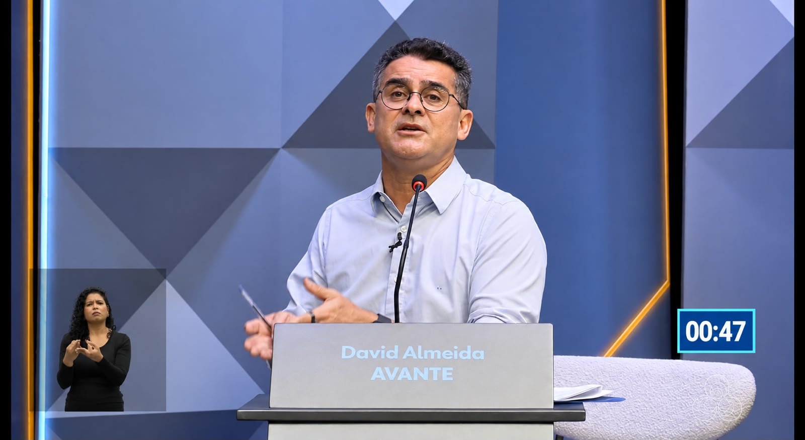 David Almeida aborda pagamentos e contratos de empresas Cidade no Amazonas