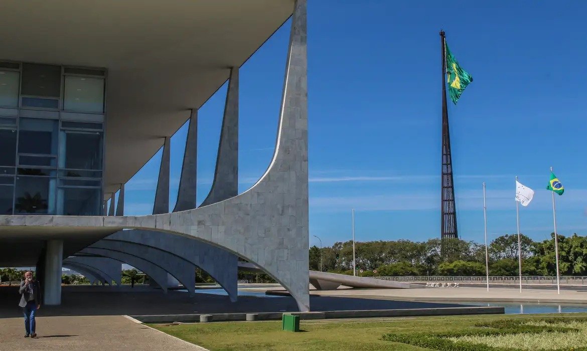 Carta aos presidenciáveis coloca municípios no debate de 2026